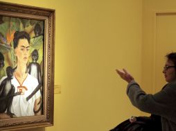 Autorretrato con monos es una de las piezas de Frida Kahlo que se exhiben en el museo de Estambul. EFE  /