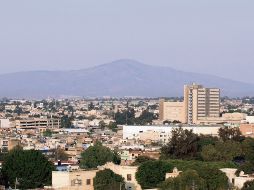 Panorama del Centro de la ciudad ayer por la tarde, cuando se activó la Fase 1 de contingencia ambiental. E. BARRERA  /