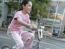 Los bomberos entregaron 500 bicicletas y 13 mil paquetes con juguetes. ARCHIVO  /