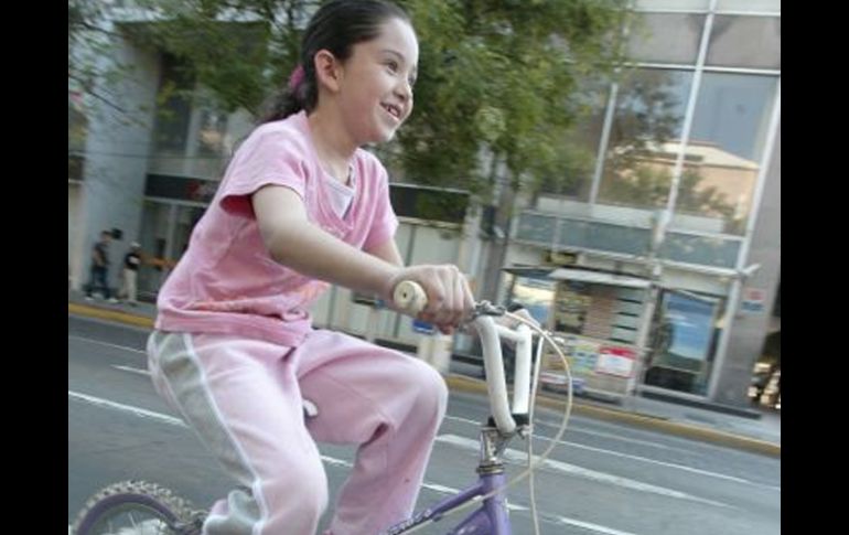 Los bomberos entregaron 500 bicicletas y 13 mil paquetes con juguetes. ARCHIVO  /