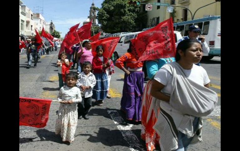 Simpatizantes del grupo Antorcha Campesina en Jalisco. ARCHIVO  /