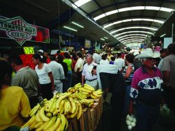 Los mercados municipales deben mejorar sus condiciones. ARCHIVO  /