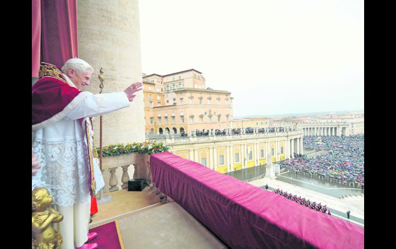 El Papa Benedicto XVI desea una ''feliz Navidad'' a católicos en 65 idiomas. EFE  /