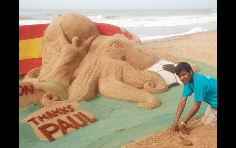 El pulpo se hizo pupular hasta en India (foto), país sin tradición futbolística. GETTY IMAGES SPORT  /