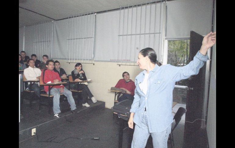 Los profesores recibieron capacitación en matemáticas, lectura y redacción. A. GARCÍA  /