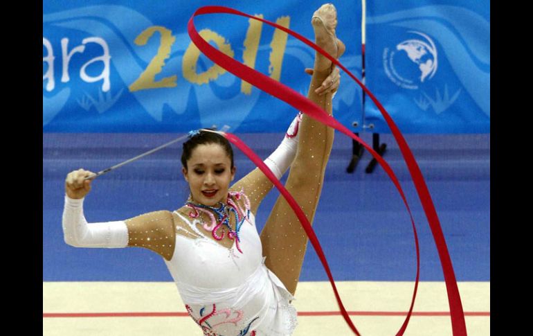 La gimnasta tamaulipeca, Verónica Navarro, durante su participación en el Panamericano de Gimnasia Rítmica. MEXSPORT  /