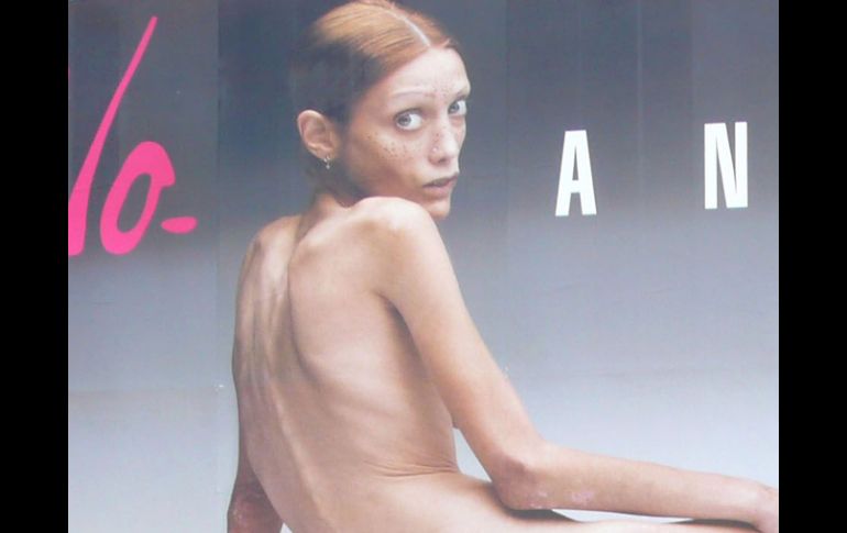 La modelo francesa posó en 2007 desnuda en una campaña publicitaria para alertar a las mujeres sobre esta enfermedad. AFP  /