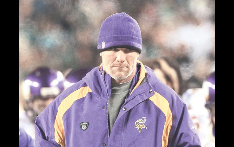 Brett Favre fue multado por no cooperar de forma adecuada en las investigaciones que hizo la NFL. GETTY IMAGES SPORT  /