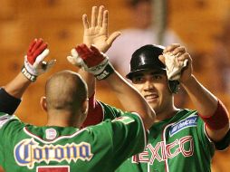 Heber Gómez (der.) participó con México en la Serie del Caribe 2010. MEXSPORT  /