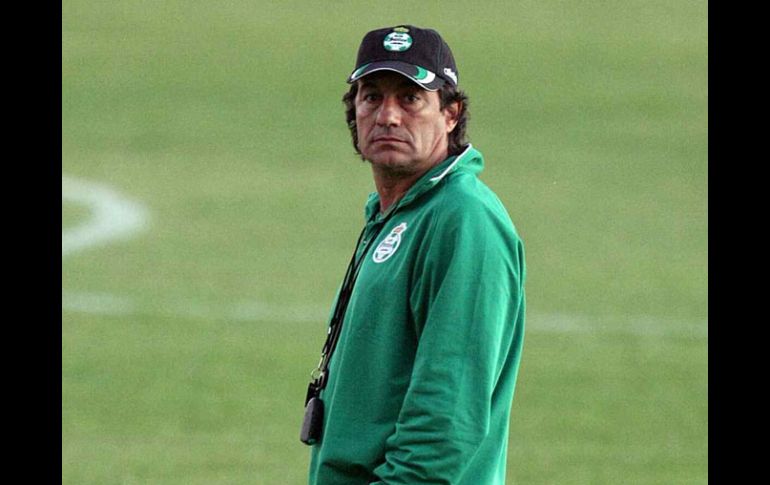 El entrenador argentino ha dirigido en cuatro finales del futbol mexicano. MEXSPORT  /