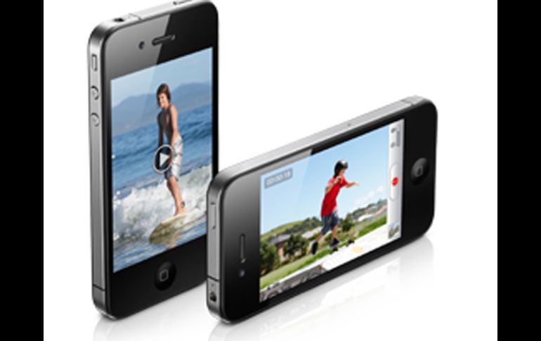 El iPhone 4 fue el primer iPhone en incluir dos cámaras para videollamadas. ESPECIAL  /