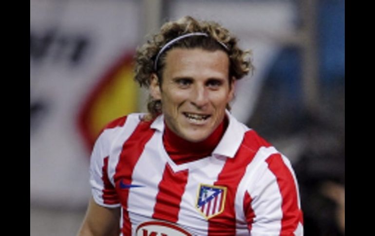 El jugador uruguayo Diego Forlán sigue en recuperación de su lesión en el tobillo. ARCHIVO  /