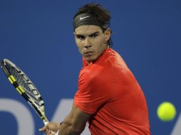 El tenista español Rafael Nadal se enfrentará a Federer el primer día del año 2011. AP  /