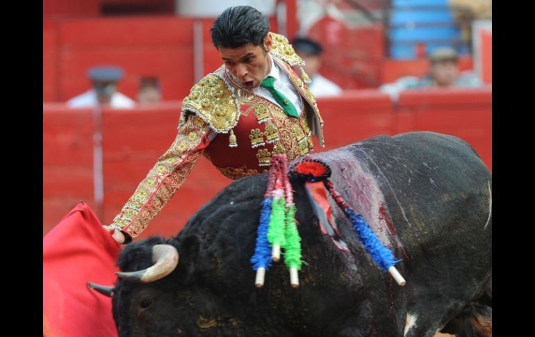 Foto de acción de la octava corrida de la Temporada Grande 2010, el 26 de diciembre. EFE  /