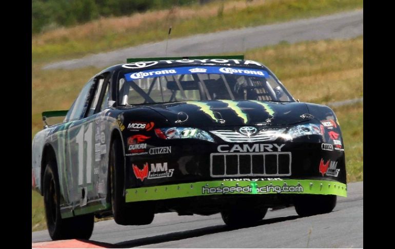 Foto de accion de Hugo Oliveras, durante la carrera Monterrey 200 del NASCAR Corona Series. MEXSPORT  /