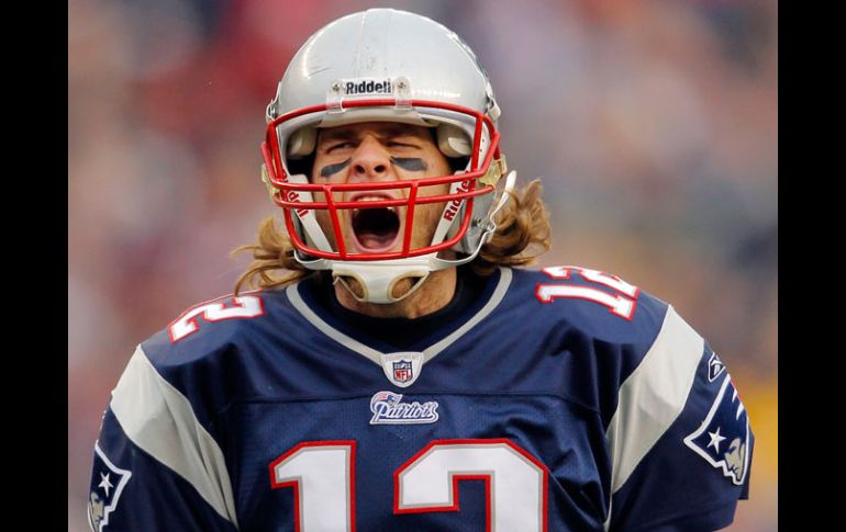 Tom Brady celebra una anotación de su equipo, en el partido de hoy, en la Semana 17 de la NFL. REUTERS  /