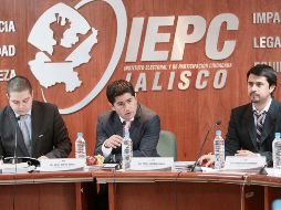 La propuesta será presentada en las primeras sesiones del Consejo del IEPC este año, confirma Tomás Figueroa (centro). S. NÚÑEZ  /