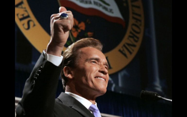 Arnold Schwarzenegger, concluye su segundo periodo como alcalde de California y lo deja al demócrata Jerry Brown. AP  /