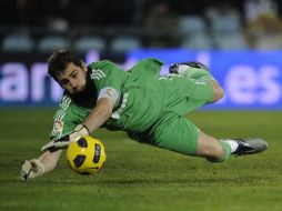 El portero español Iker Casillas ha sido reconocido por tercera ocasión como el mejor guardameta del mundo. AFP  /