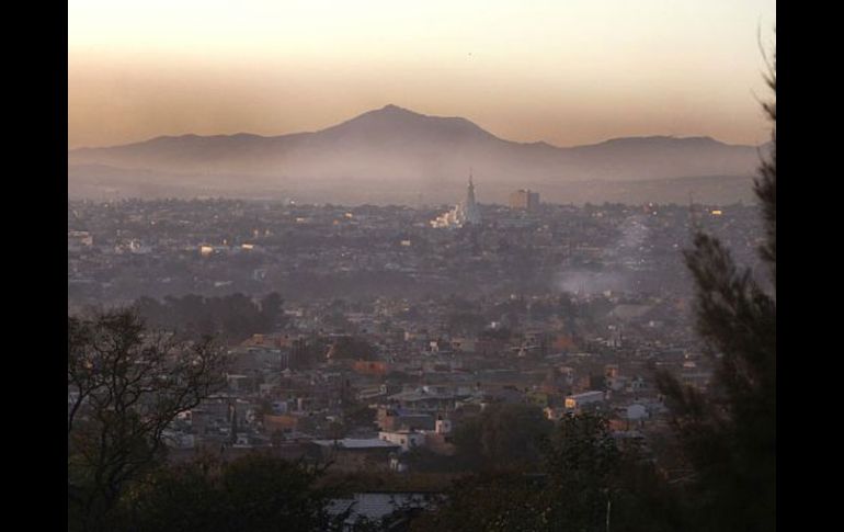 Las precipitaciones de menor intensidad que han caído en la ciudad, no han ayudado a mejorar el ambiente. ARCHIVO  /