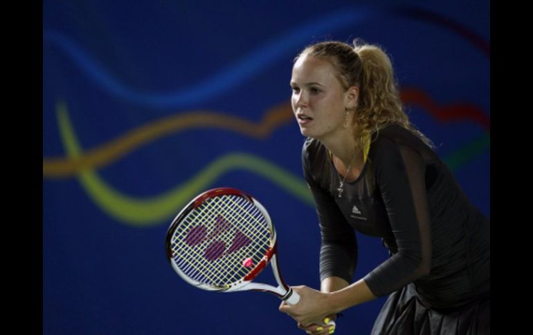 La danesa Caroline Wozniacki empieza el 2011 demostrando por qué es la número uno del tenis. REUTERS  /