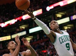 Rajon Rondo de los Celtics, tuvo un gran juego, con 22 asistencias, 12 puntos y 10 rebotes. EFE  /