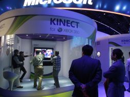 El Kinect de Microsoft cuesta 150 dólares o 300 dólares si se compra junto a una consola Xbox de 4 gigas. REUTERS  /