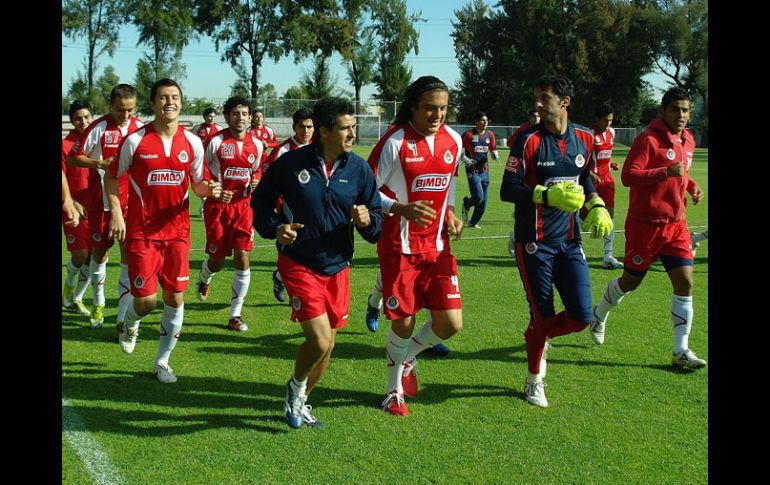 Luis Michel (de guantes) siempre encabeza al equipo en los trabajos del “Rebaño”. ESPECIAL  /