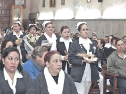 Para celebrar a los profesionales de la enfermería en su día, se realizó una misa en el templo de Nuestra Señora de Belén. ESPECIAL  /