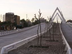 Abrirán a la circulación el puente Matute Remus aún sin concluir el rescate ambiental. M. FREYRIA  /