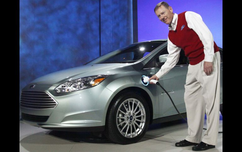 El director ejecutivo de Ford, Alan Mulally durante el CES. REUTERS  /