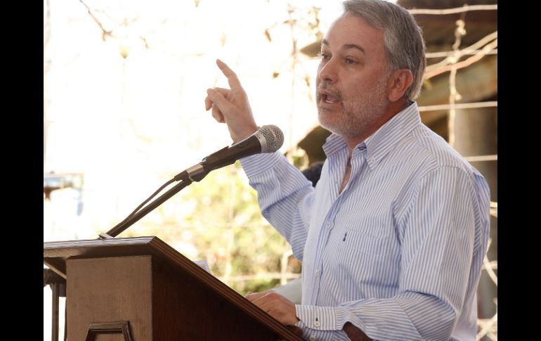 El gobernador del Estado, Emilio González durante su gira por Atotonilco. M. FREYRIA  /