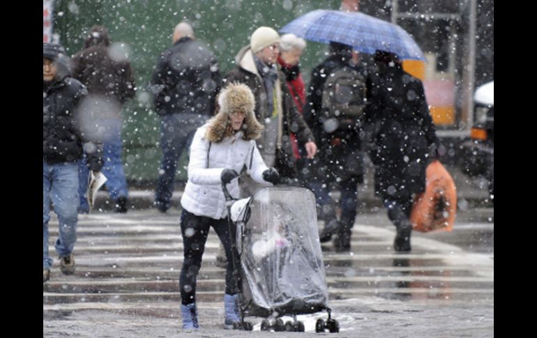 Escocia sufre un invierno de grandes nevadas, que ha obligado el cierre de sus aeropuertos. EFE  /