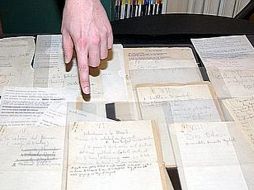 El manuscrito fue comprado en una subasta neoyorquina por 230 dólares. EFE  /