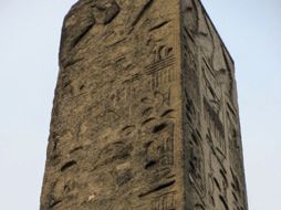 El obelisco de tres mil años de antigüedad es un homenaje al faraón Tutmosis III. EFE  /