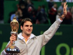 El tenista suizo Roger Federer arrancó en plan grande la temporada 2011 de la ATP. REUTERS  /