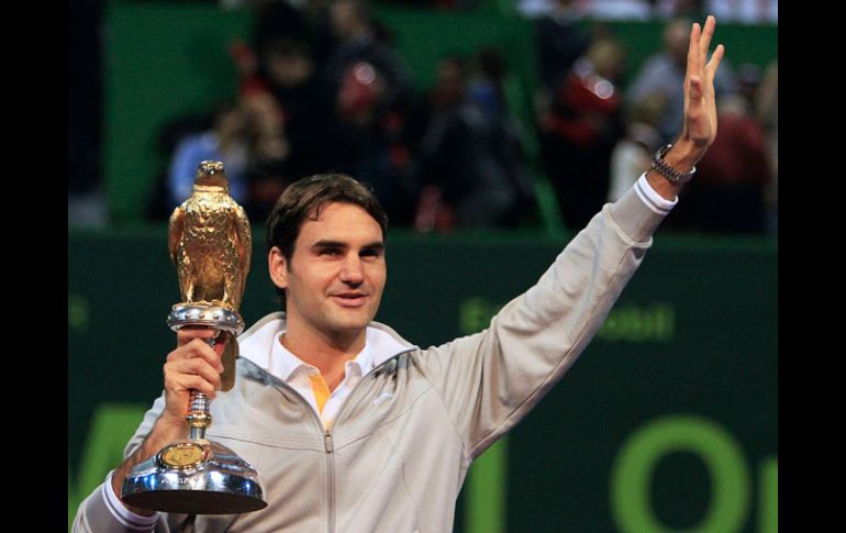 El tenista suizo Roger Federer arrancó en plan grande la temporada 2011 de la ATP. REUTERS  /