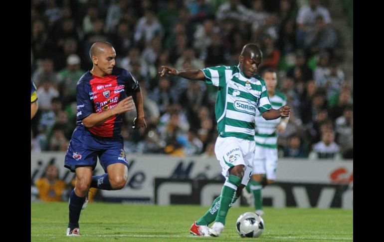 Darwin Quintero fue el anotador del primer gol del partido. MEXSPORT  /