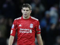 Steven Gerrard podría ser fichado por el Real Madrid. AP  /