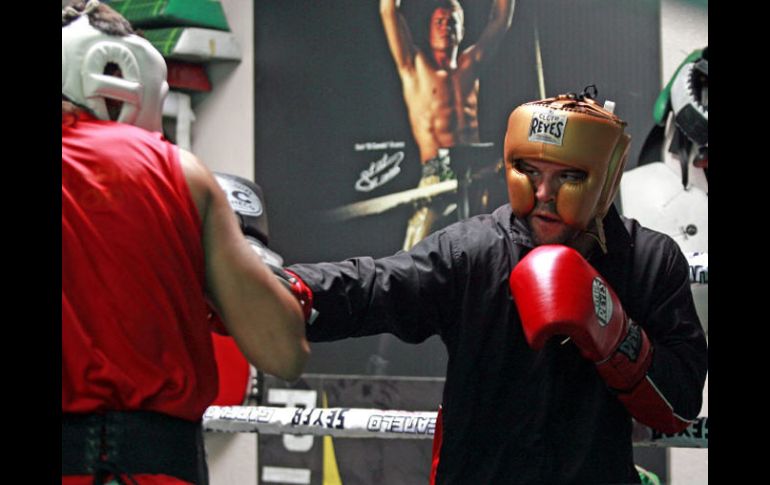 Rigoberto Álvarez (der.) hizo ayer su primera sesión de sparring ante el sinaloense “Zurdo” Ramírez. E. BARRERA  /