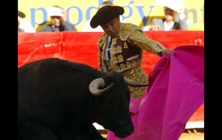 Manolo Mejía tuvo un regreso gris. Se esforzó, pero no pudo. MEXSPORT  /