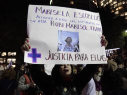 Personas protestaron en diciembre pasado por el asesinato de la activista Marisela Escobedo. EL UNIVERSAL ARCHIVO  /