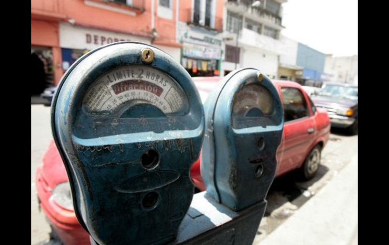 • La empresa Simex demanda la nulidad de la concesión de estacionómetros a Metro Meters. ARCHIVO  /