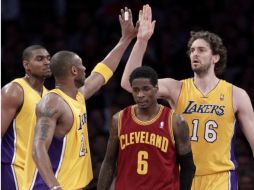 Los Lakers demostraron su poder tras derrotar sin piedad a Cleveland. AP  /