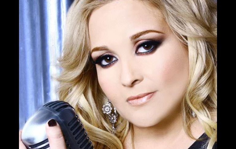 La actriz y cantante Sheyla promociona su primer disco. ESPECIAL  /