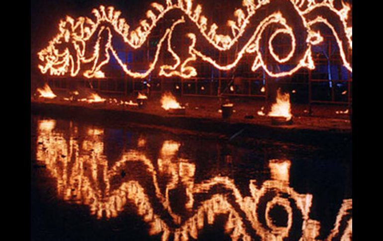 En el acto habrá fuegos artificiales, acróbatas y un desfile con luces a lo largo del congelado río Aura. ESPECIAL  /