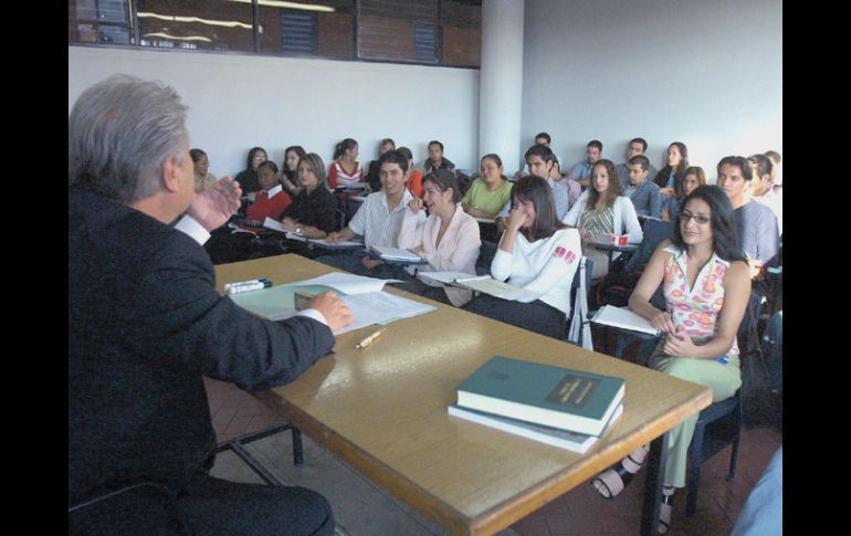 Orientación y cursos de inducción, ayudan al alumno a adaptarse a la nueva etapa. EL INFORMADOR  /