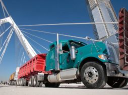 La apertura del Puente Atirantado se mantiene prevista para el próximo 31 de enero. S. NÚÑEZ  /