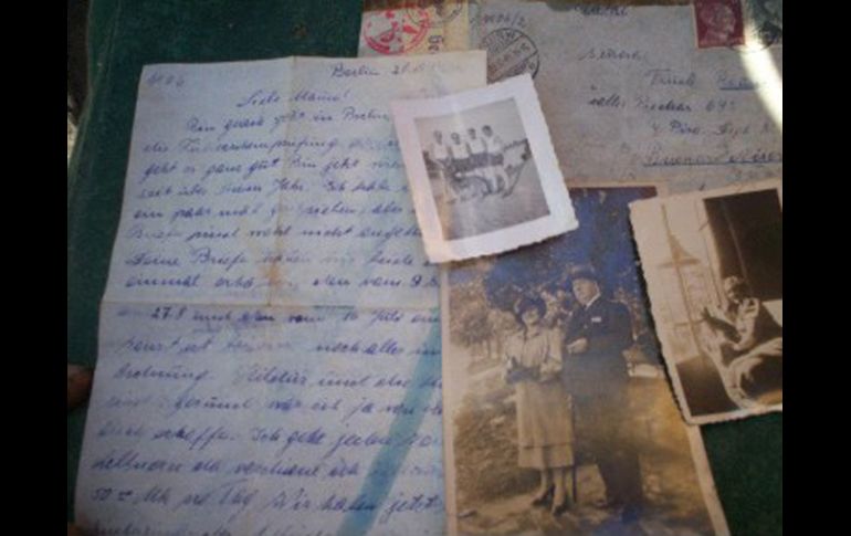 El autor se valió de las cartas que le envió a su padre durante los años que vivió como estudiante en París. ESPECIAL  /