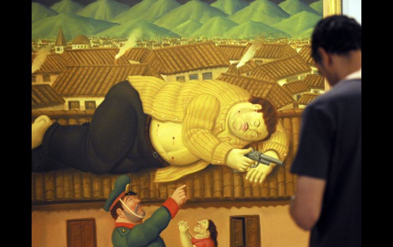 La pieza titulada La muerte de Pablo Escobar, de  Fernando Botero, se expone en el Museo de Antioquia en Medellín.AFP  /